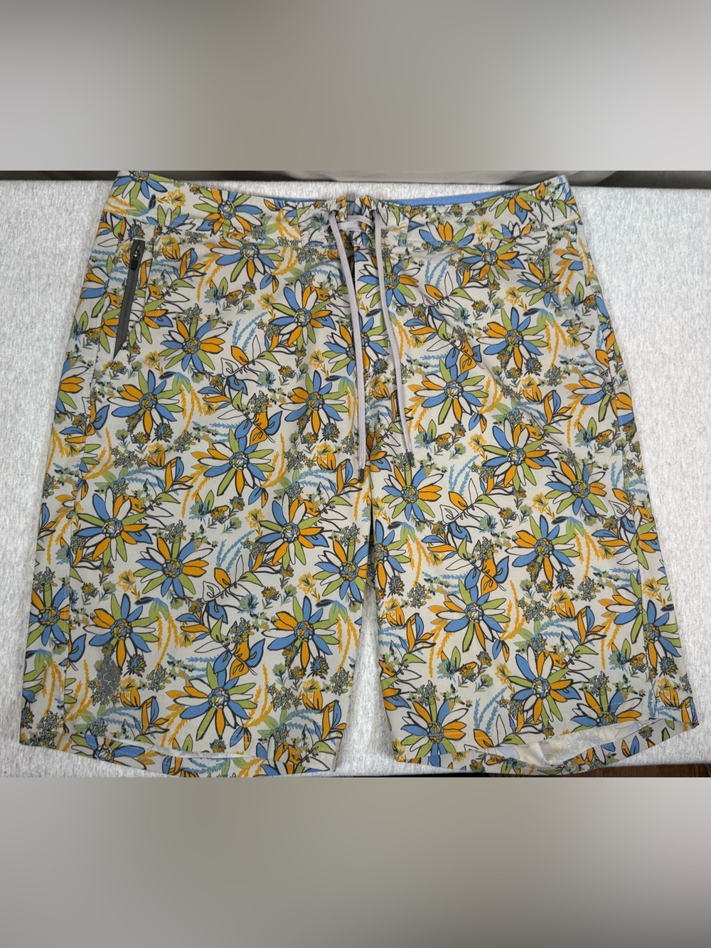 Stio CFS Board Shorts Floral Cream - Size 38